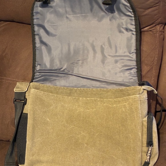 Swiss Gear by Wenger Computer Travel Case Shoulder Bag Messenger Tote. - Picture 9 of 12